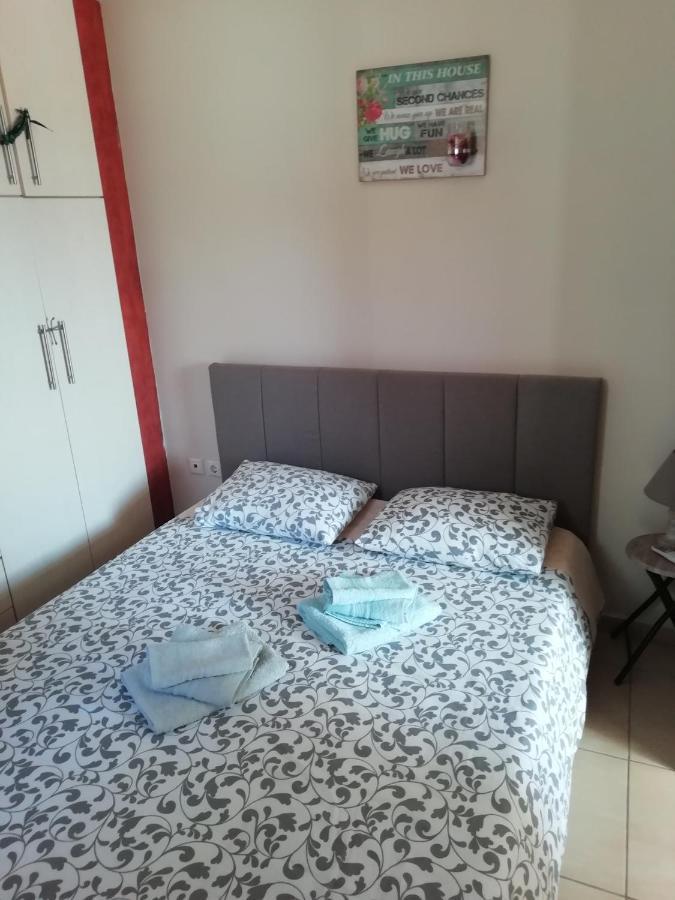 Airport Family House Apartment อาร์เตมีดา ภายนอก รูปภาพ